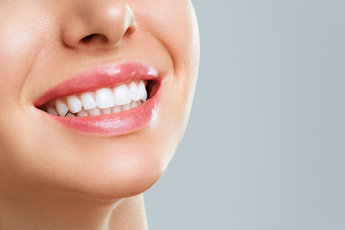Featured image for How Dental Veneers Help Achieve a Balanced Smile Appearance
