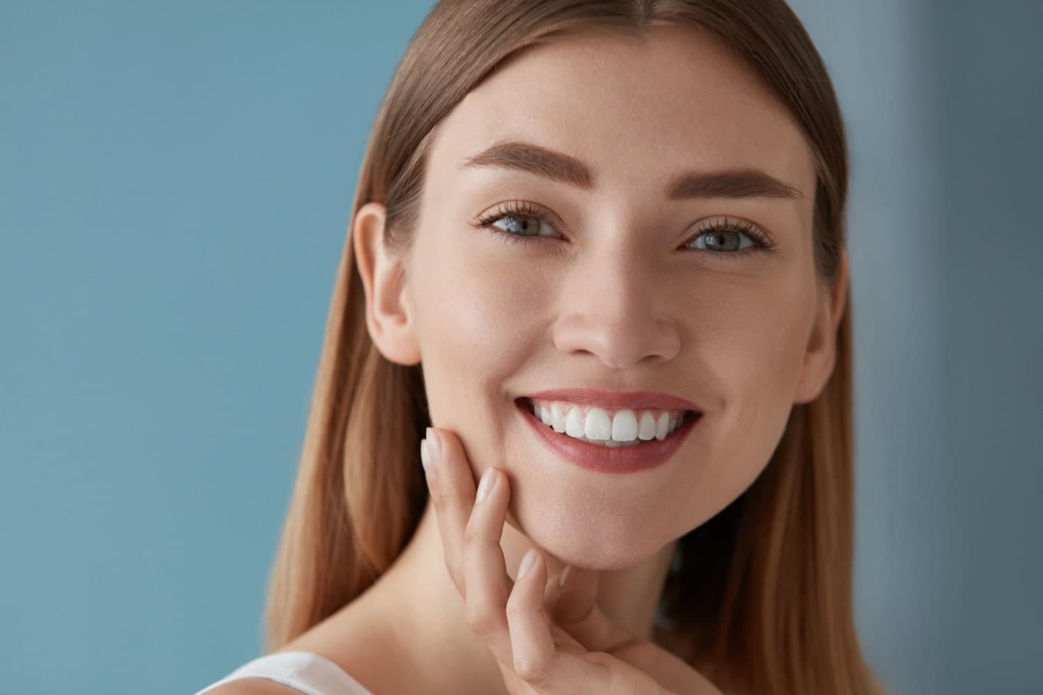 Featured image for Why Does It Feel Like Your Back Teeth Don't Touch Properly When You Take Your Aligners Out to Eat?