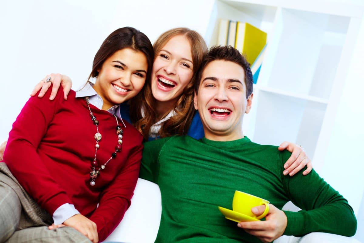 Featured image for Why Does My Lip Feel Like It Catches on the Top Edge of My New Porcelain Veneers?